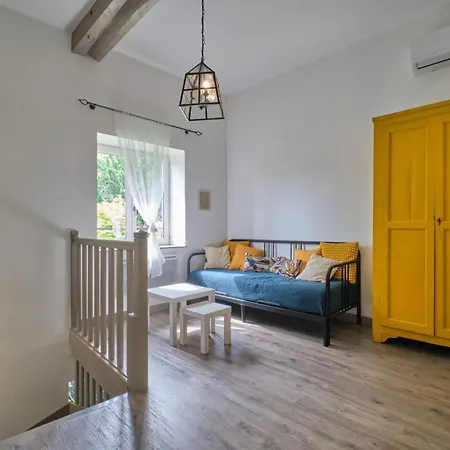 Holiday home Le Gite Laportella Corbelin
